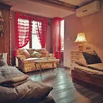 тhe Bohemian Lodge-entire House With Sauna Apartment